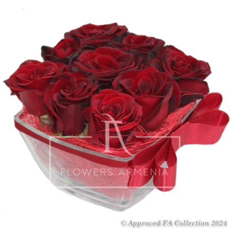 9 Red Roses in Vase