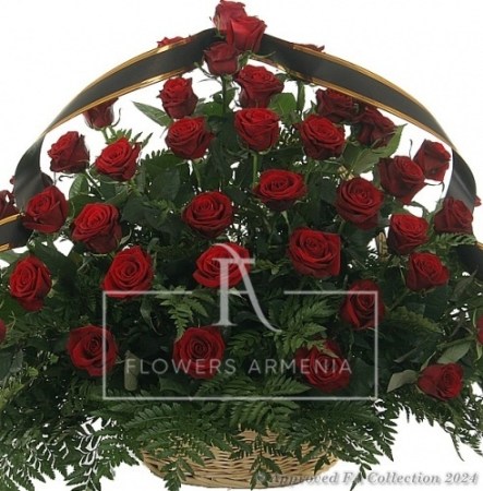 Red Rose Basket