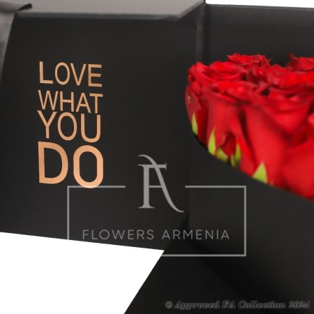 Sophisticated Roses in Elegant Box
