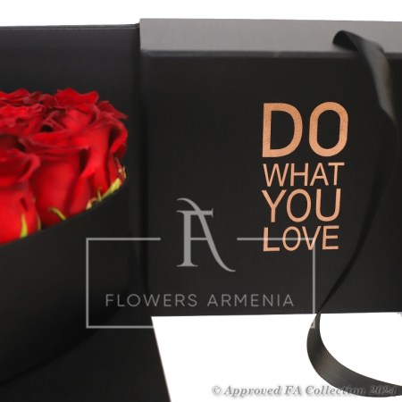 Sophisticated Roses in Elegant Box