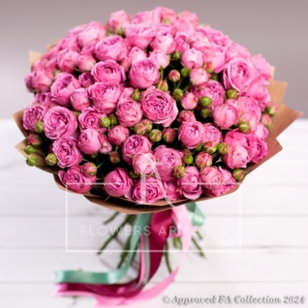 Charming Peoni Roses