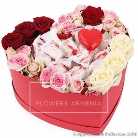 Box heart shaped with Roses and Raffaello