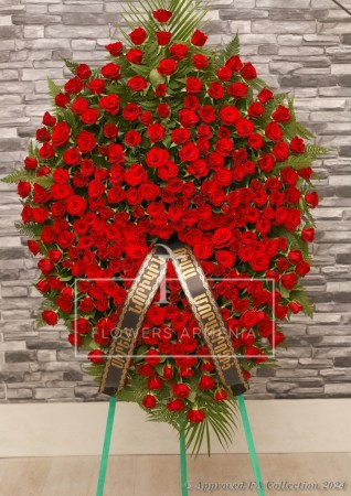 Red Roses Wreath