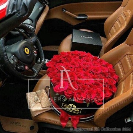 Deluxe red roses box