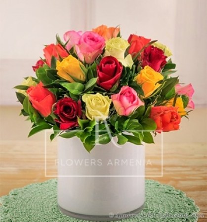 25 Warm Roses in a Box