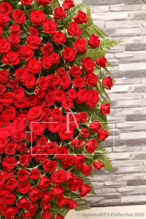 Red Roses Wreath