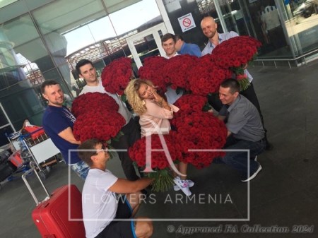 Surprise with 1001 Luxury Roses