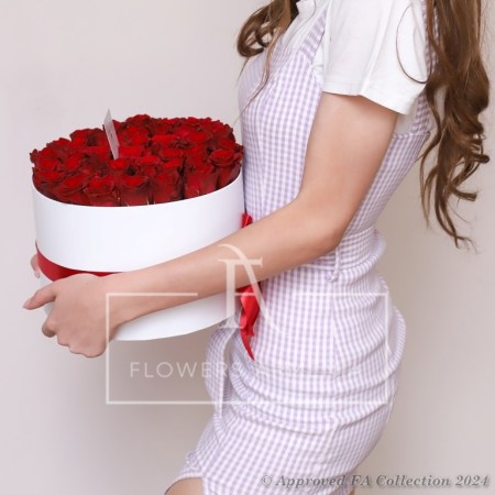 Red Roses in White Box