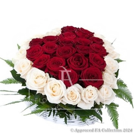 Deluxe Heart of Roses