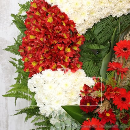 Roind Wreath with Gerbera and Alstromeries