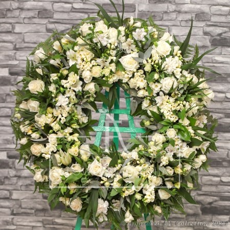 Round White Wreath