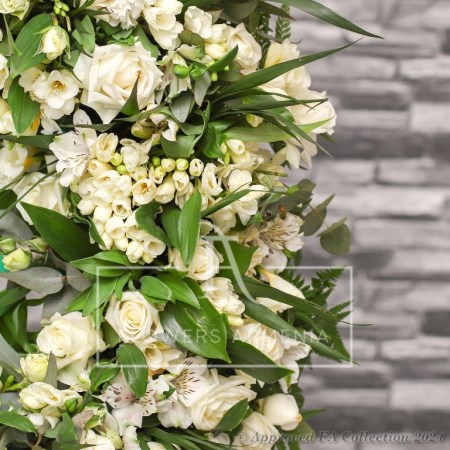 Round White Wreath